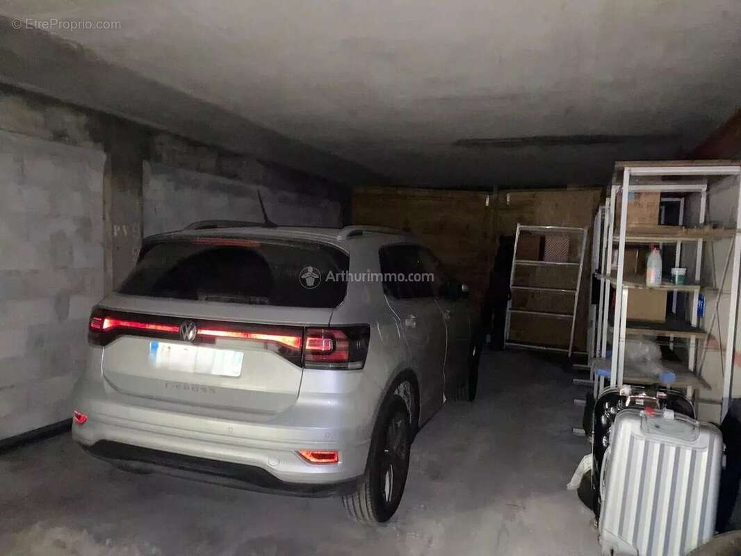 Parking à HYERES