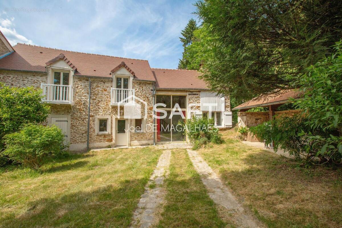 Photo 1 - Maison à DAMPIERRE-EN-YVELINES