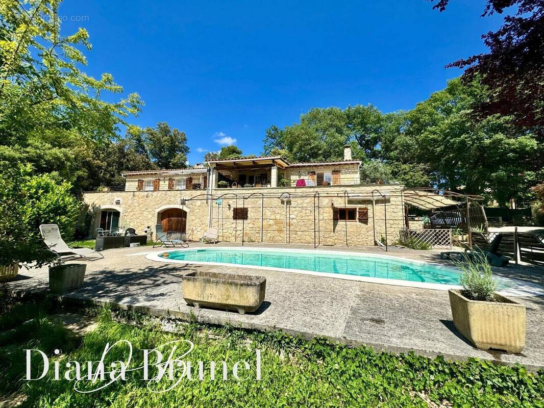 Photo 1 - Maison à LA TOUR-D&#039;AIGUES