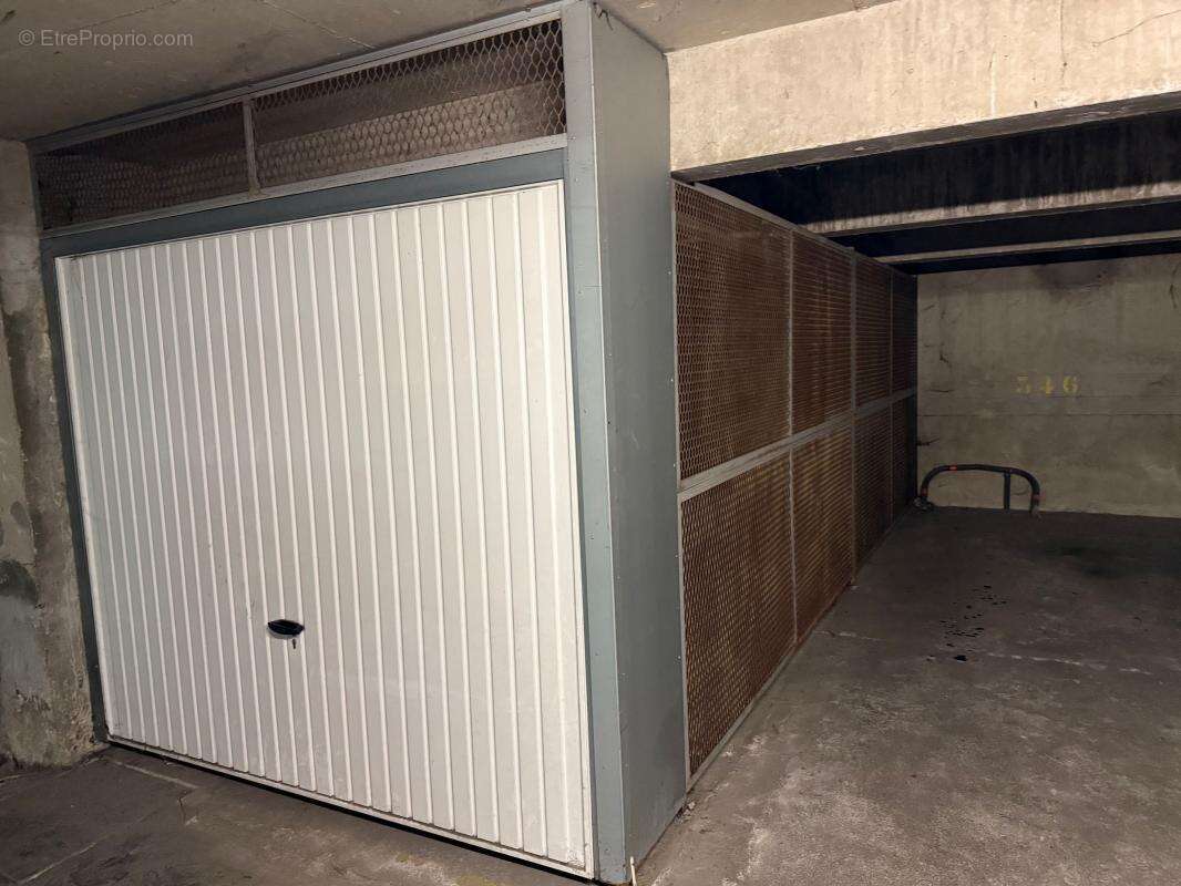 Parking à PARIS-19E