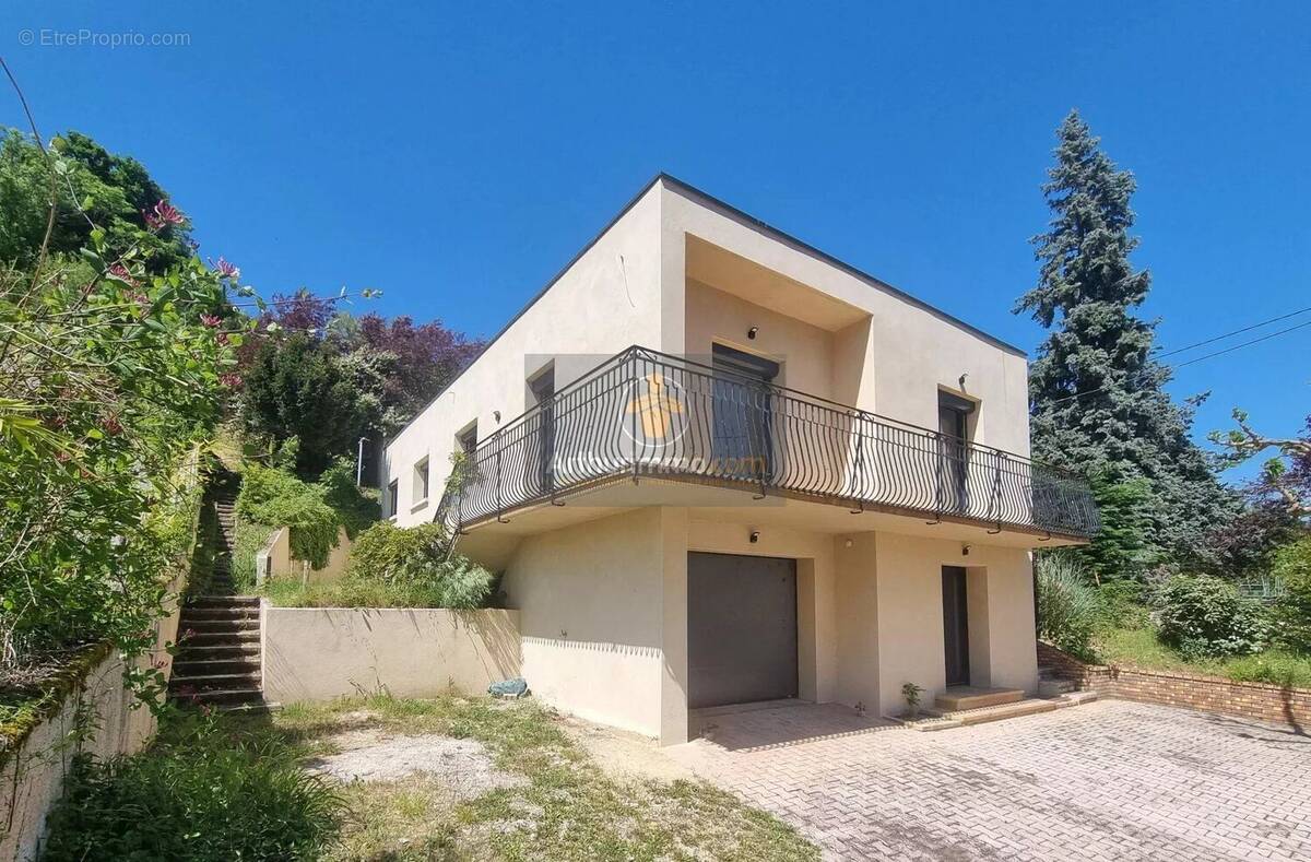 Maison à BEAUREPAIRE