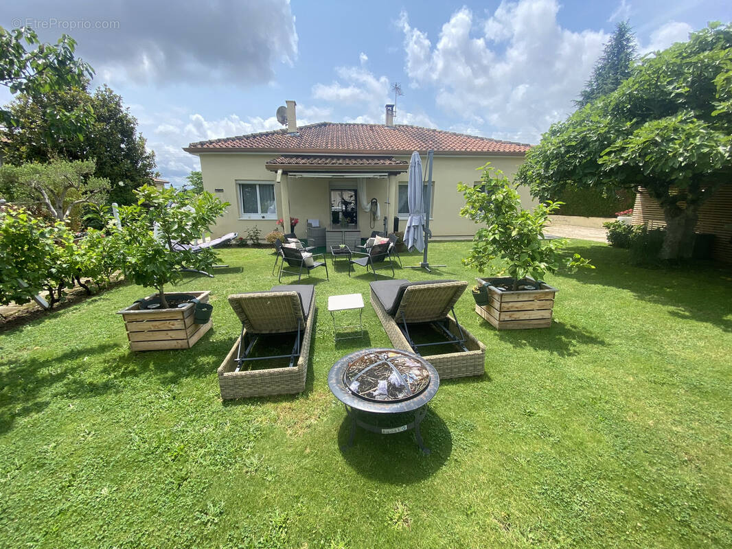 Maison à SEISSAN