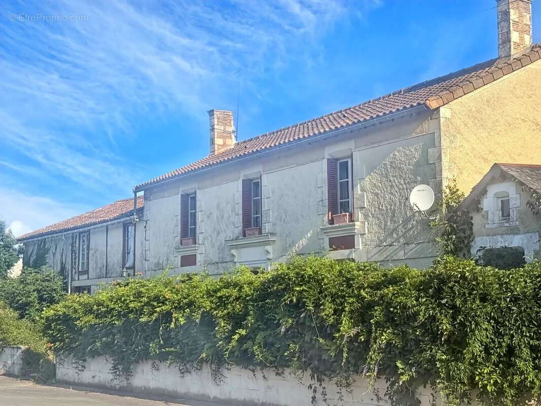 Maison à LA GRIMAUDIERE