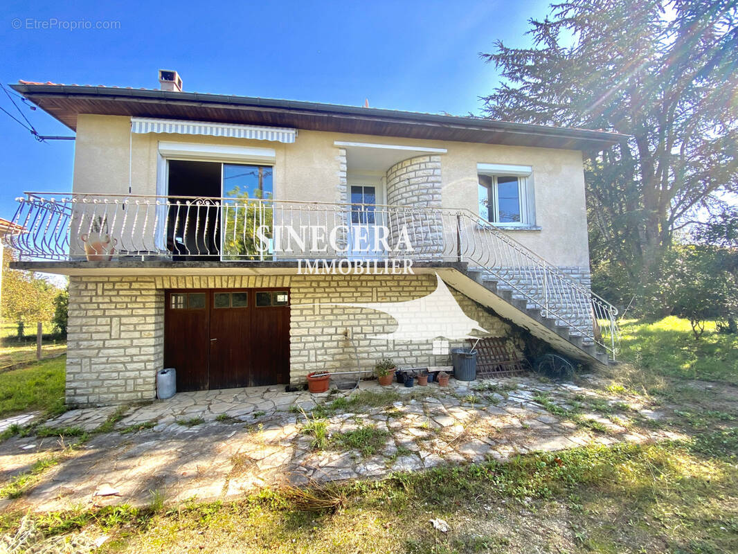 Maison à NEUVIC