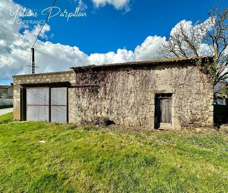 Maison à MONTAIGU