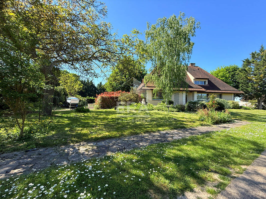 Maison à MENNECY