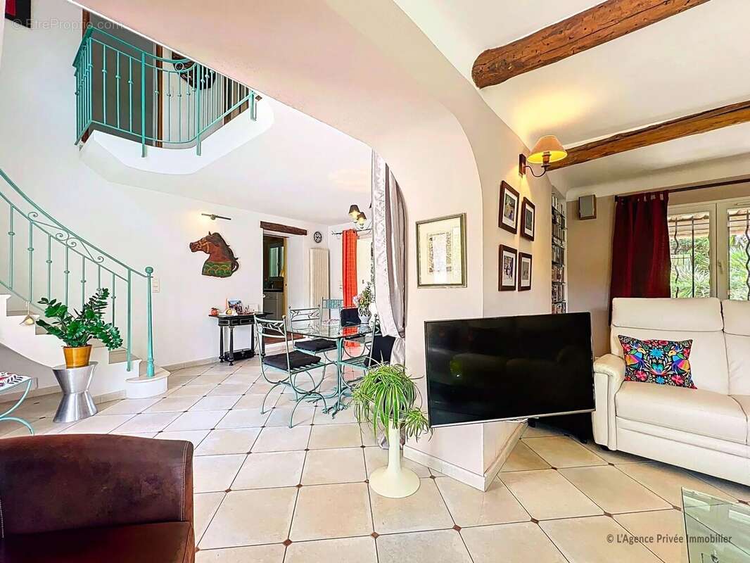 Maison à MOUGINS
