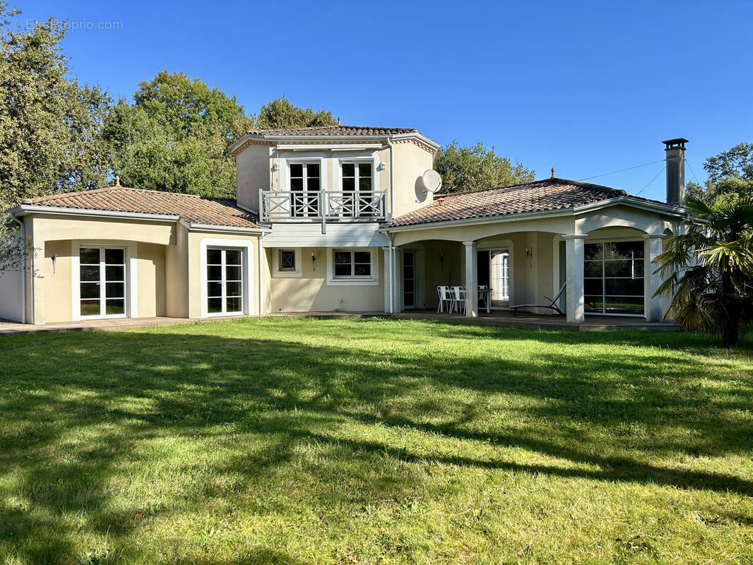 Maison à SALLEBOEUF