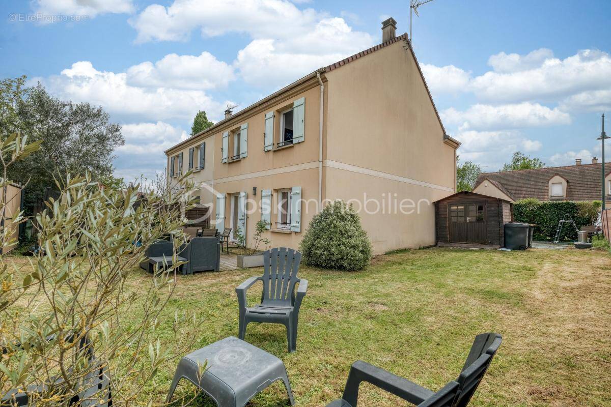 Maison à CLAYE-SOUILLY