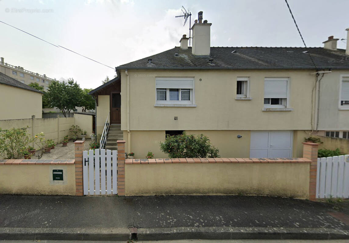 Maison à SABLE-SUR-SARTHE