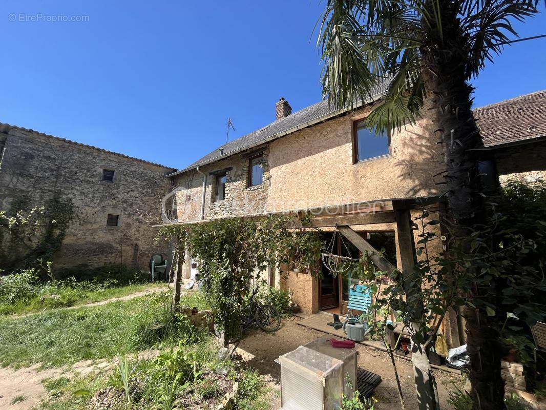 Maison à CONLIE