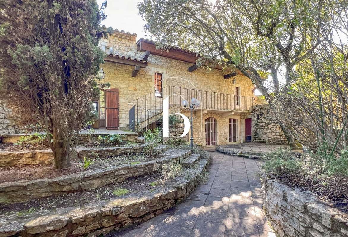 Maison à GOUDARGUES