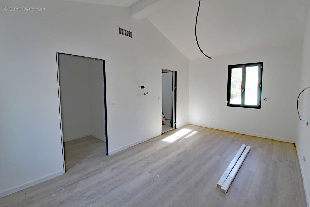 Maison à NIMES