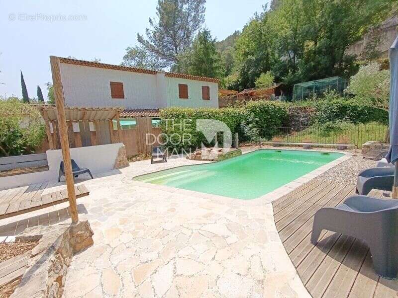 Maison à SOLLIES-TOUCAS