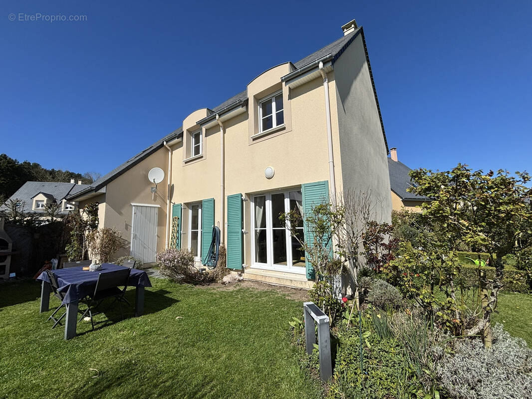 Maison à PORT-EN-BESSIN-HUPPAIN