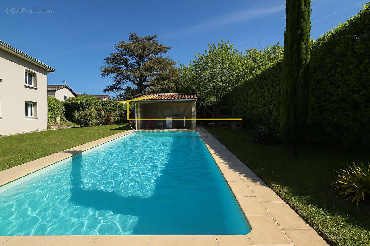 Maison à MONTELIMAR