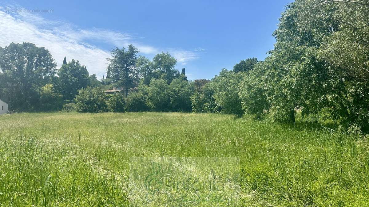 Terrain à ARPAILLARGUES-ET-AUREILLAC