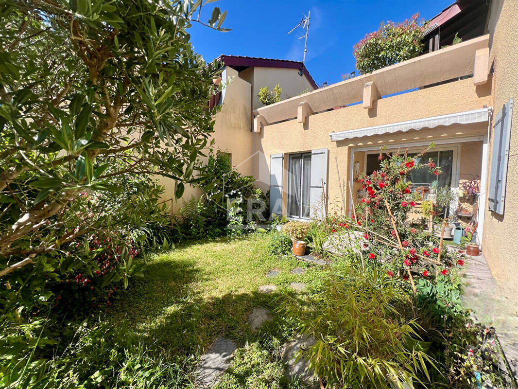 Appartement à AUREILHAN