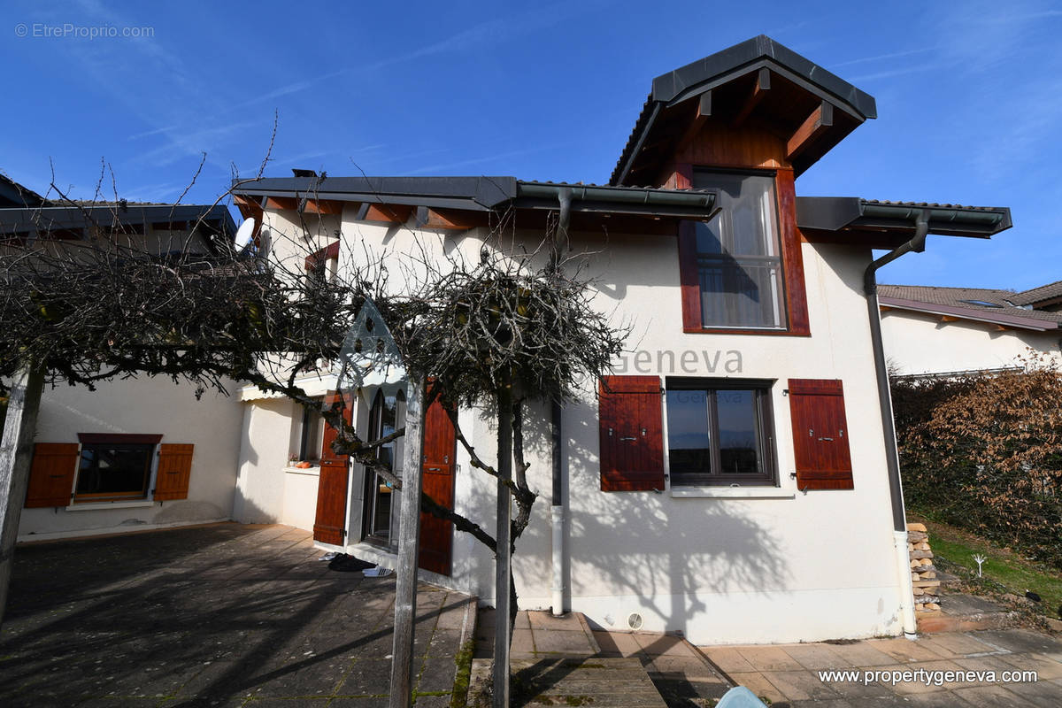 Maison à THOIRY