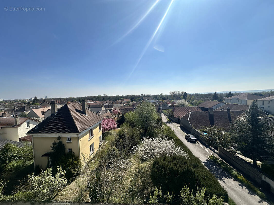 Appartement à SAINTE-SAVINE