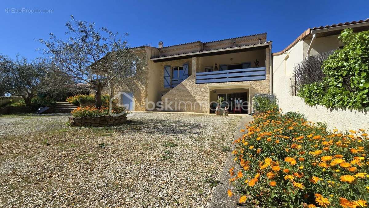 Maison à SABRAN