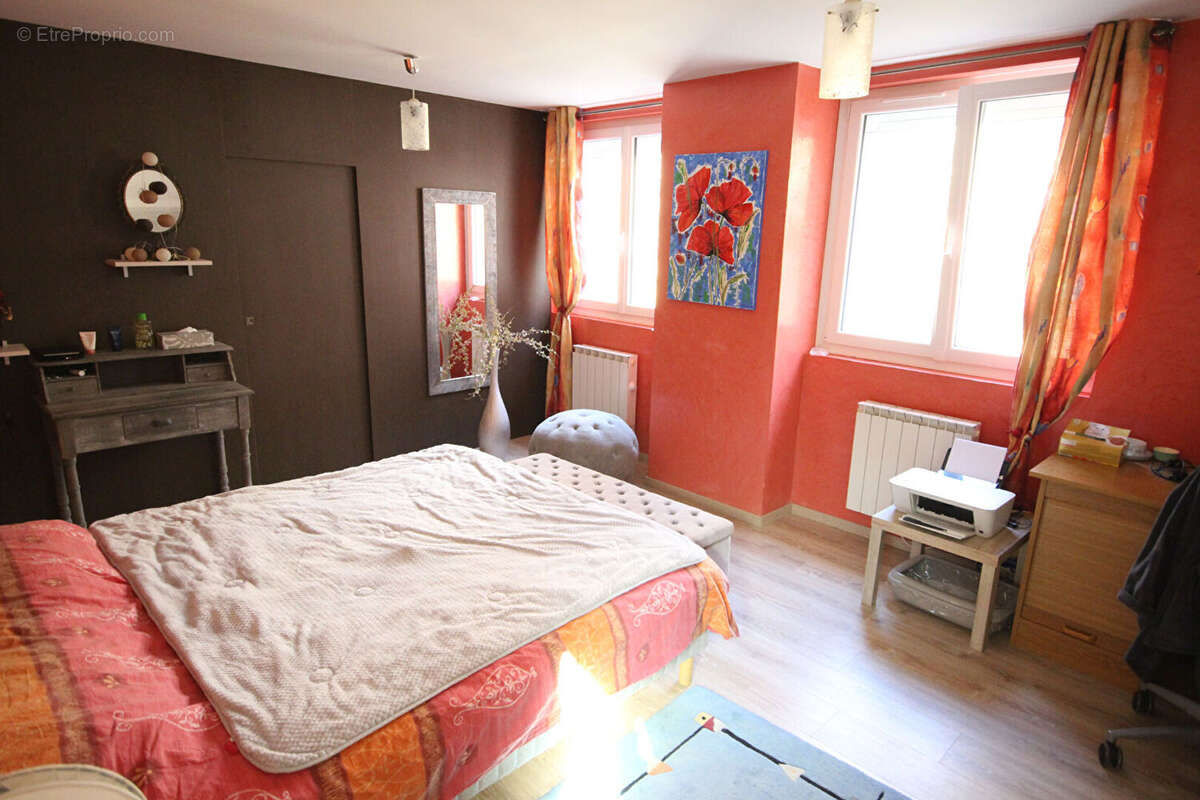 Maison à VERNEUIL-EN-HALATTE
