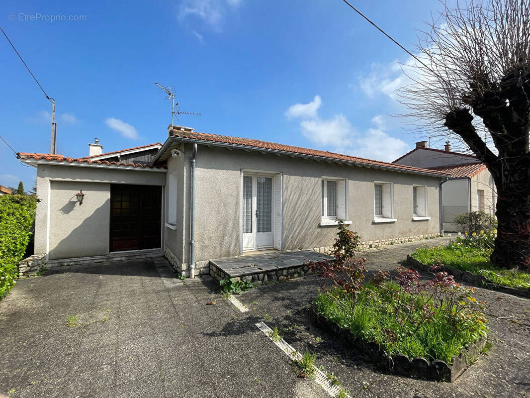 Maison à BUXEROLLES