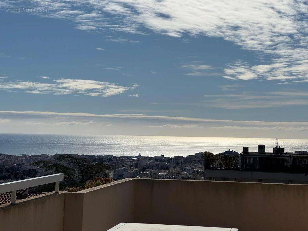 Appartement à LE CANNET