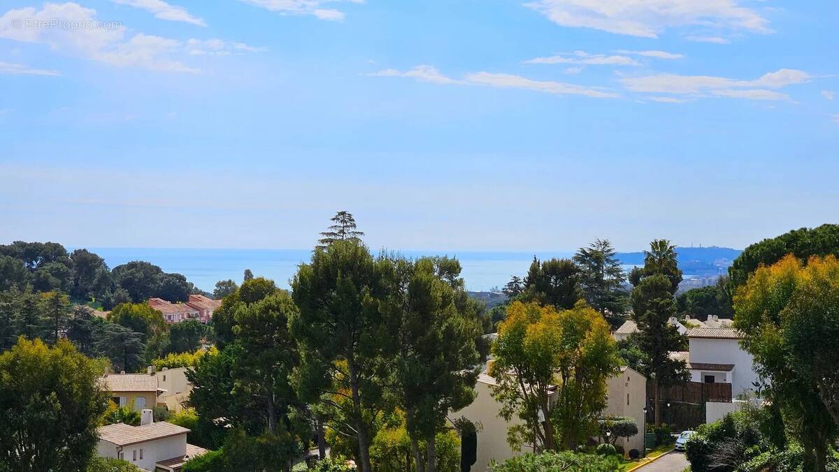 Appartement à VILLENEUVE-LOUBET