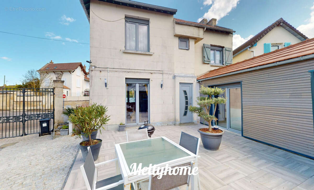 Maison à LUC-SUR-MER