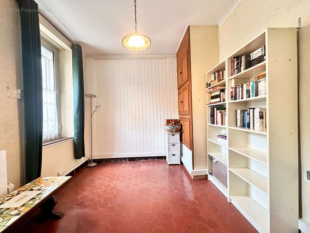 Appartement à MARSEILLE-5E