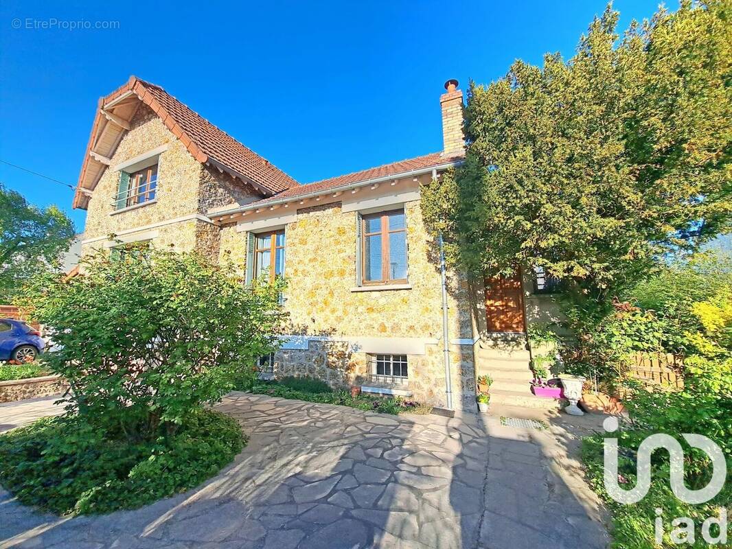 Photo 1 - Maison à CORMEILLES-EN-PARISIS