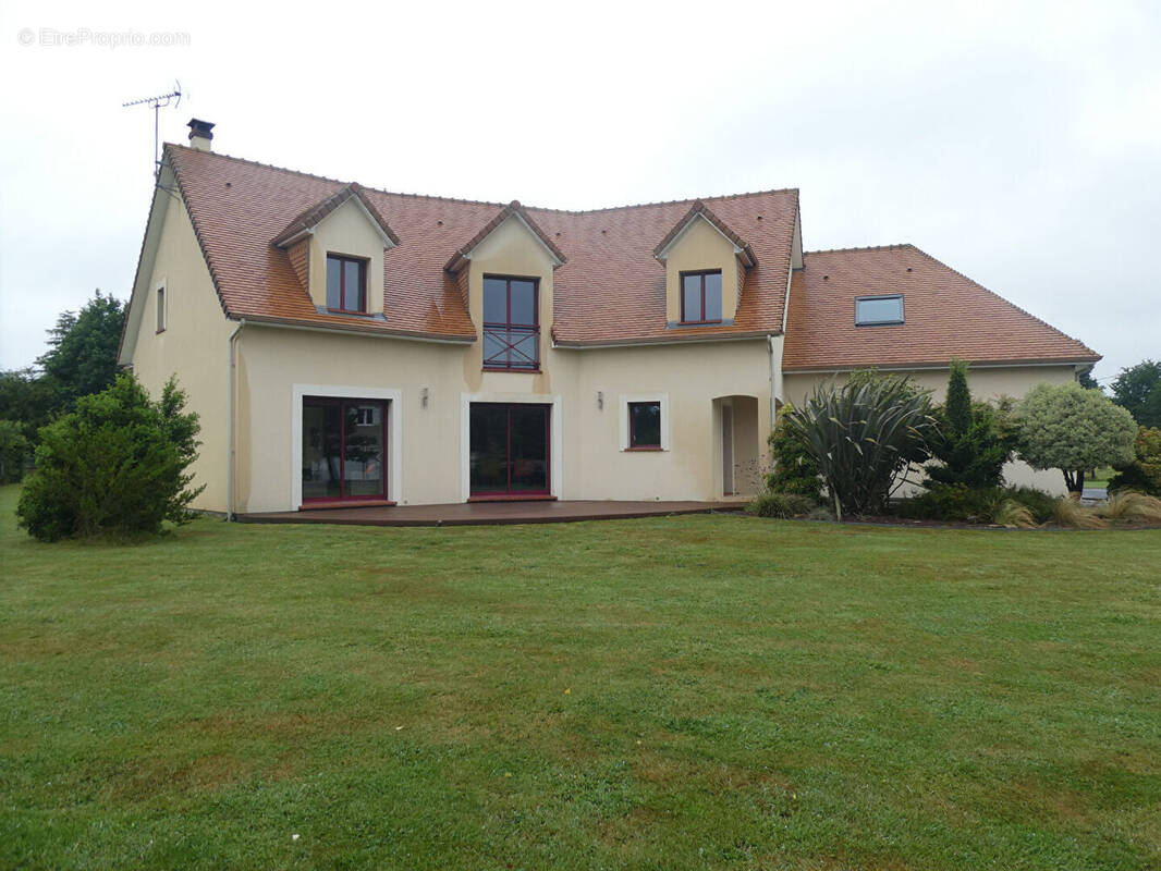 Maison à CORMEILLES