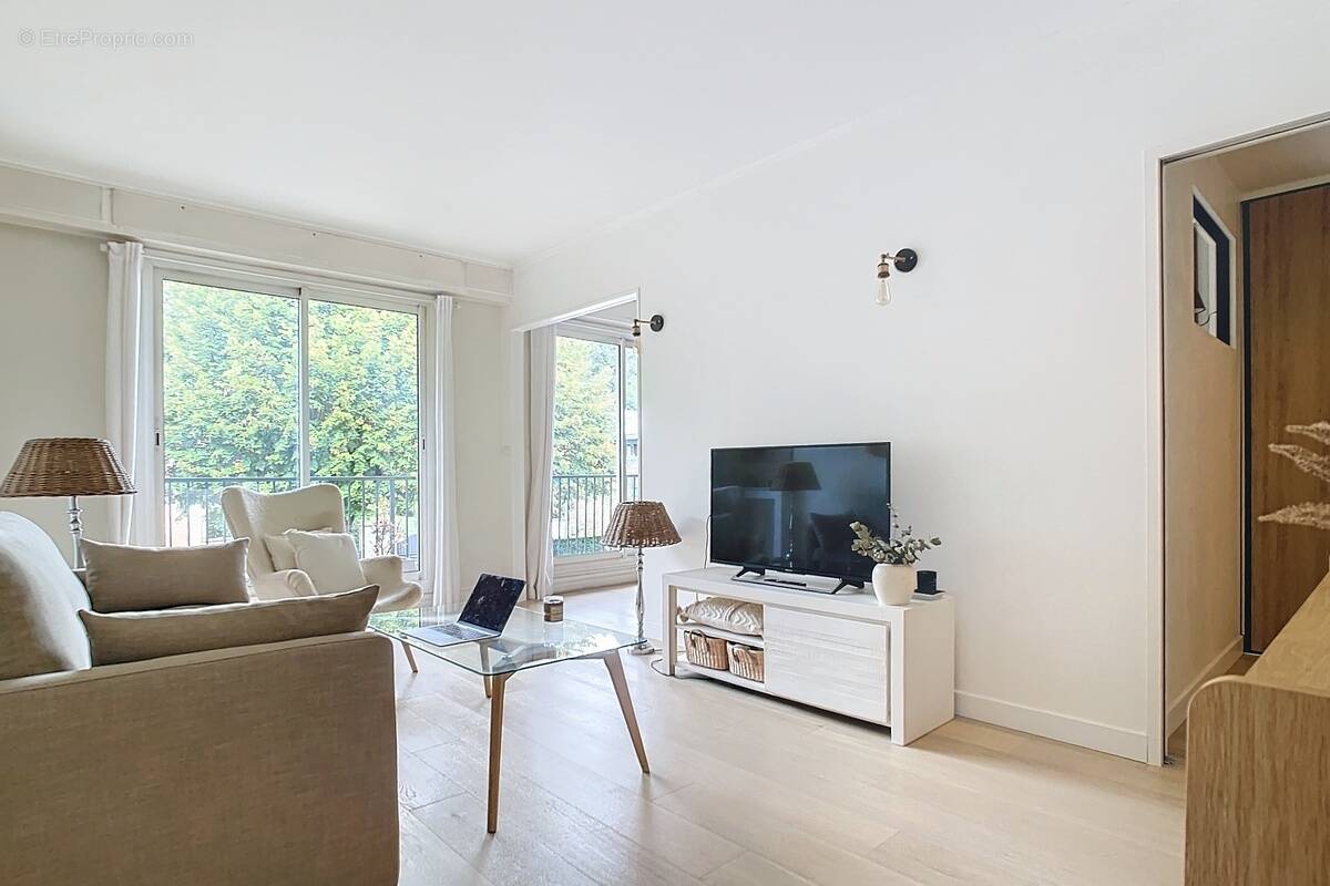 Appartement à VILLE-D&#039;AVRAY