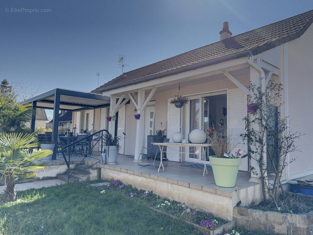 Maison à YZEURE