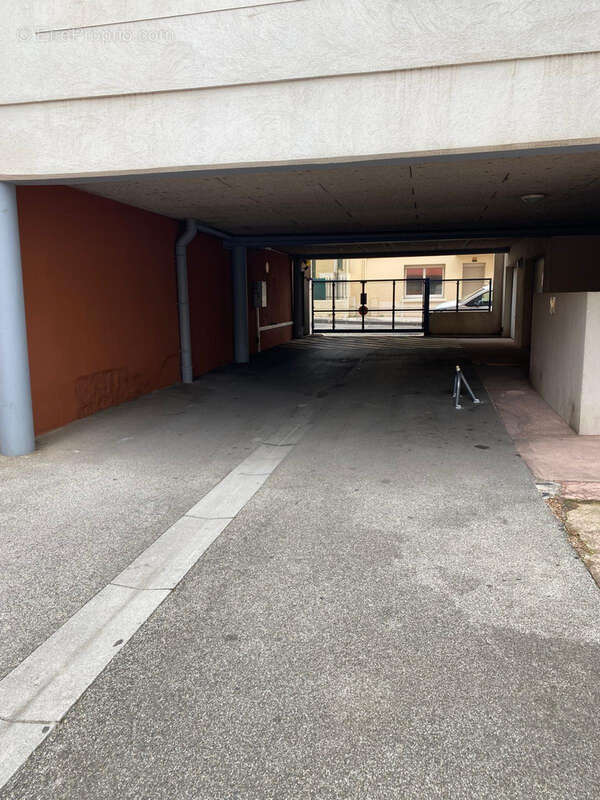 Parking à TOULON