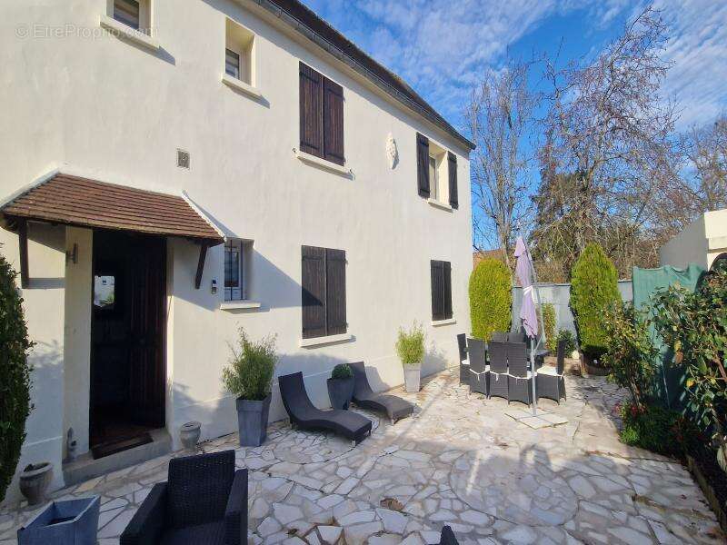 Appartement à PLAILLY