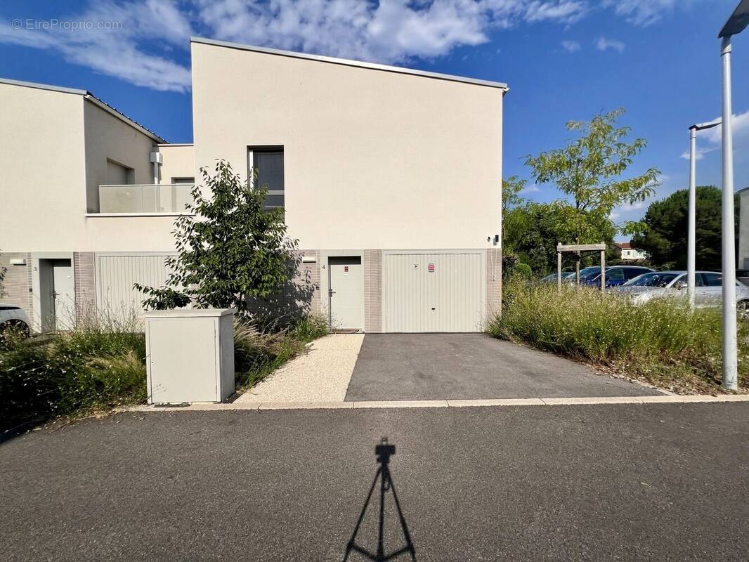 Maison à DECINES-CHARPIEU