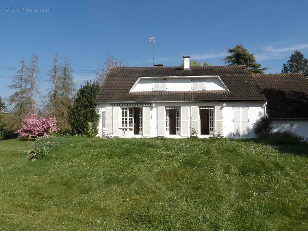 Maison à IVRY-LA-BATAILLE
