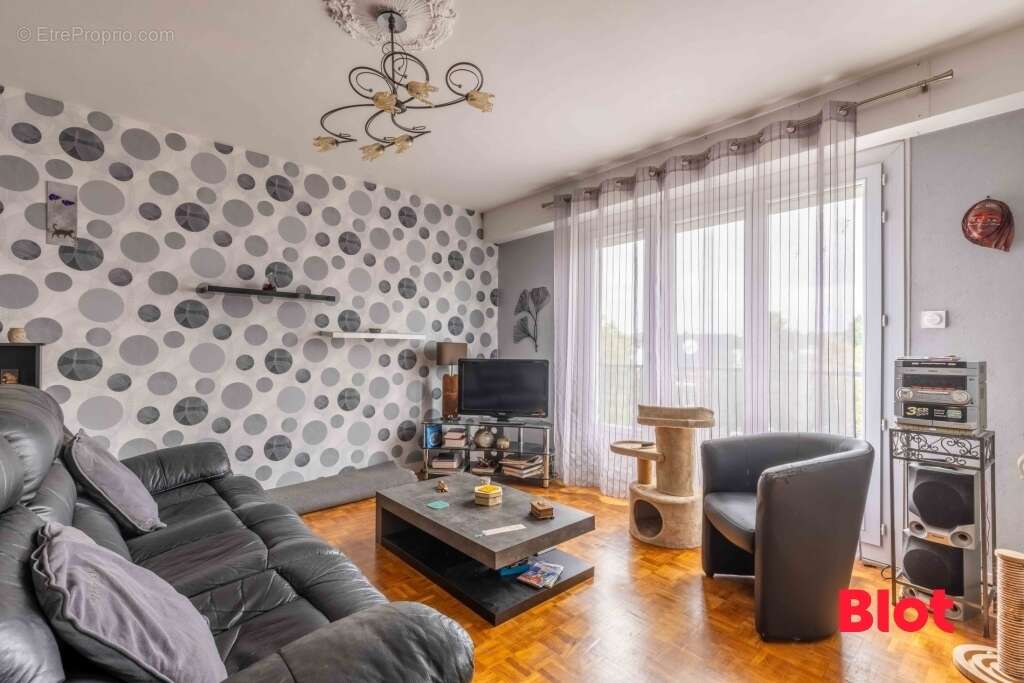 Appartement à FOUGERES