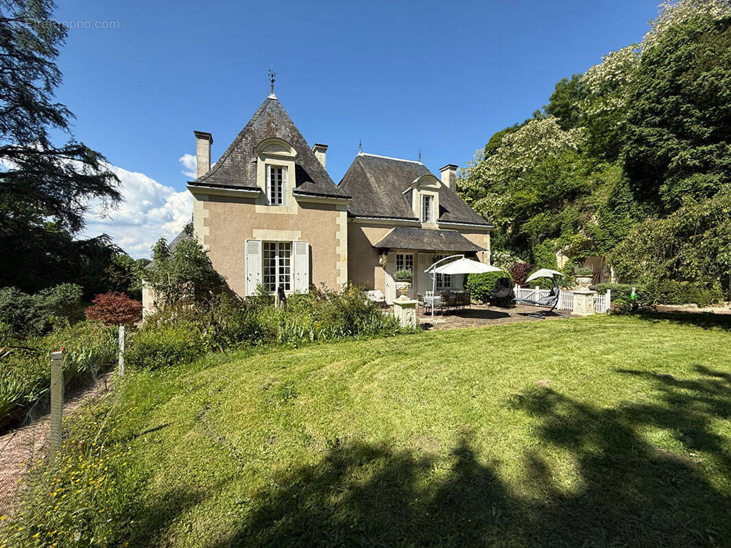Maison à LA CHARTRE-SUR-LE-LOIR