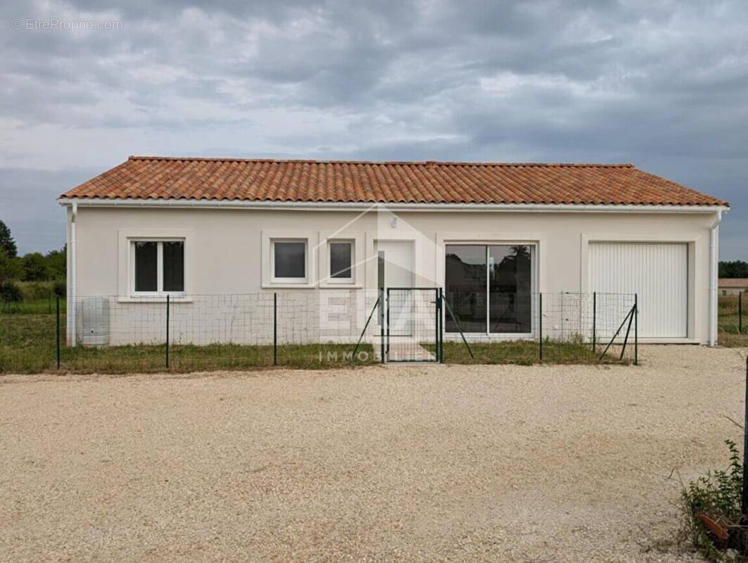 Maison à MONTPON-MENESTEROL
