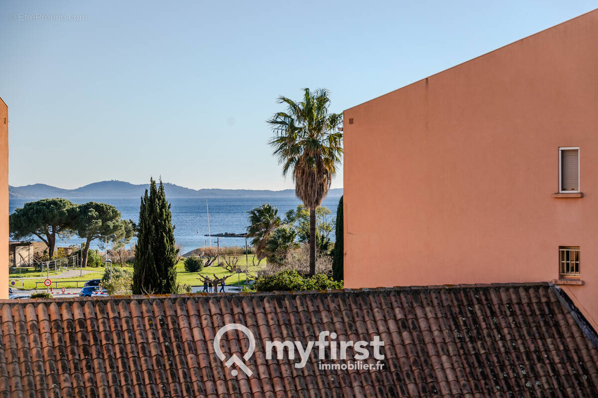 Appartement à LA LONDE-LES-MAURES