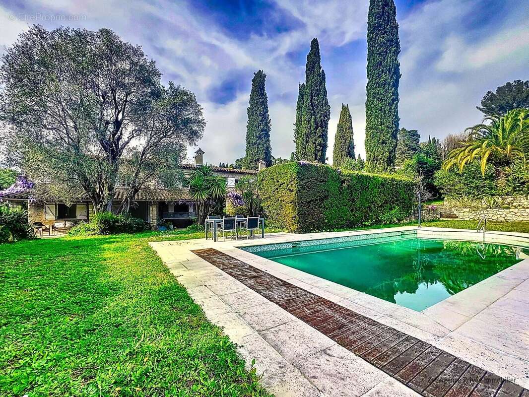 Maison à MOUGINS