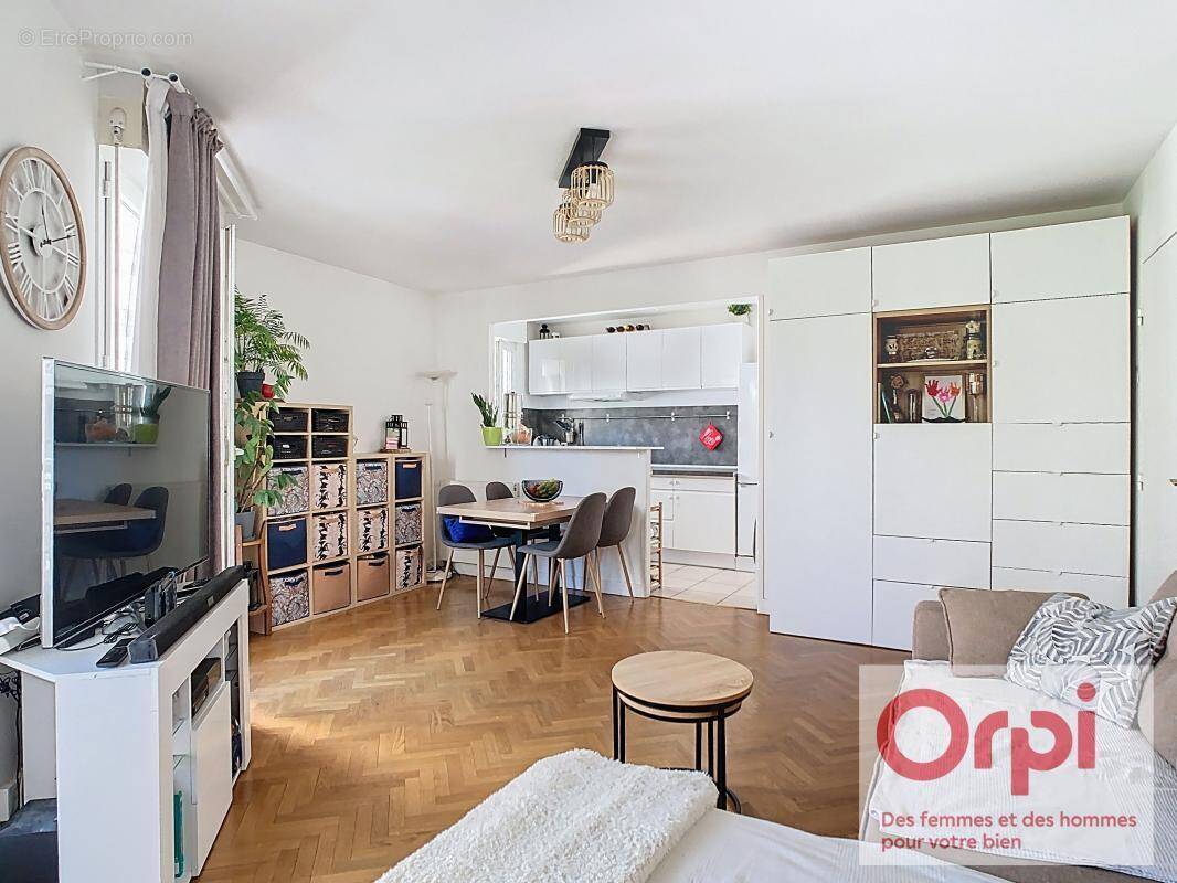 Appartement à ISSY-LES-MOULINEAUX
