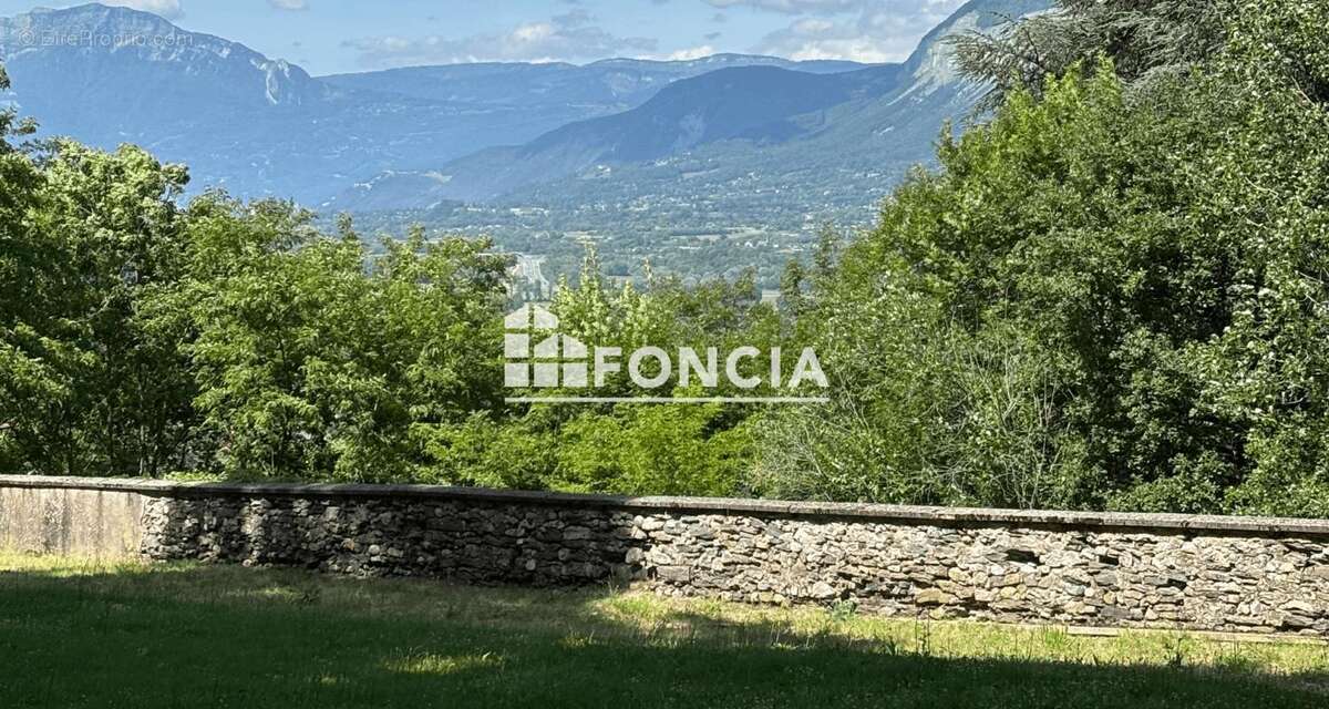 Appartement à FROGES