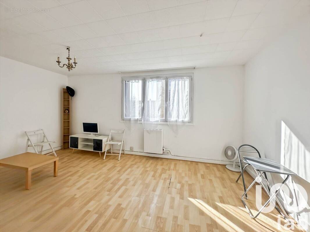 Photo 1 - Appartement à SAINTE-GENEVIEVE-DES-BOIS