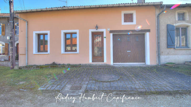 Maison à VIGNEULLES-LES-HATTONCHATEL