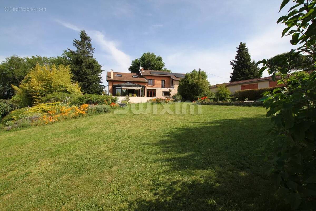 Maison à TASSIN-LA-DEMI-LUNE