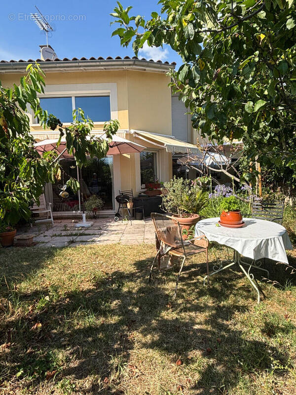 Maison à VAUGNERAY